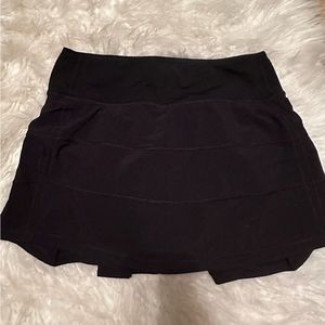Lululemon Black Pace Rival Skirt. Size 2.